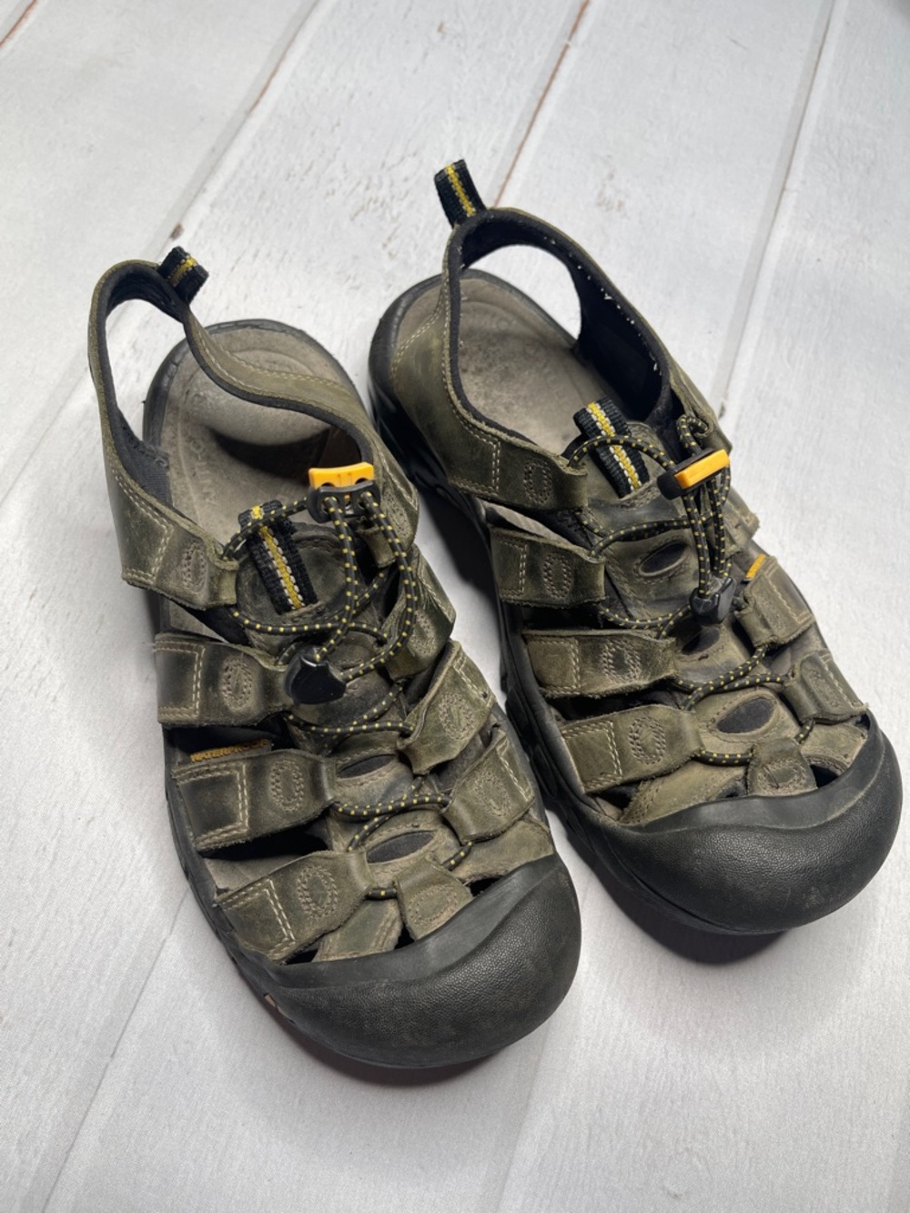 Keen Sandals 8.5 Men’s Waterproof Water River Hiking Outdoor Summer